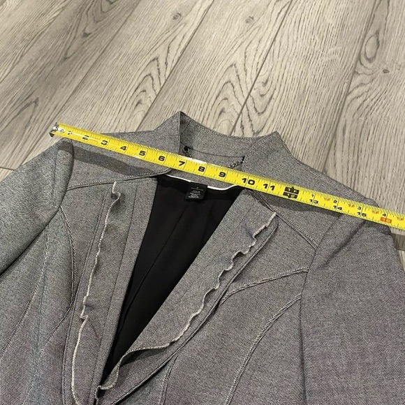 White House Black Market Blazer Size 0 Career Work Jacket Gray Ruffle Trim - Picture 13 of 15